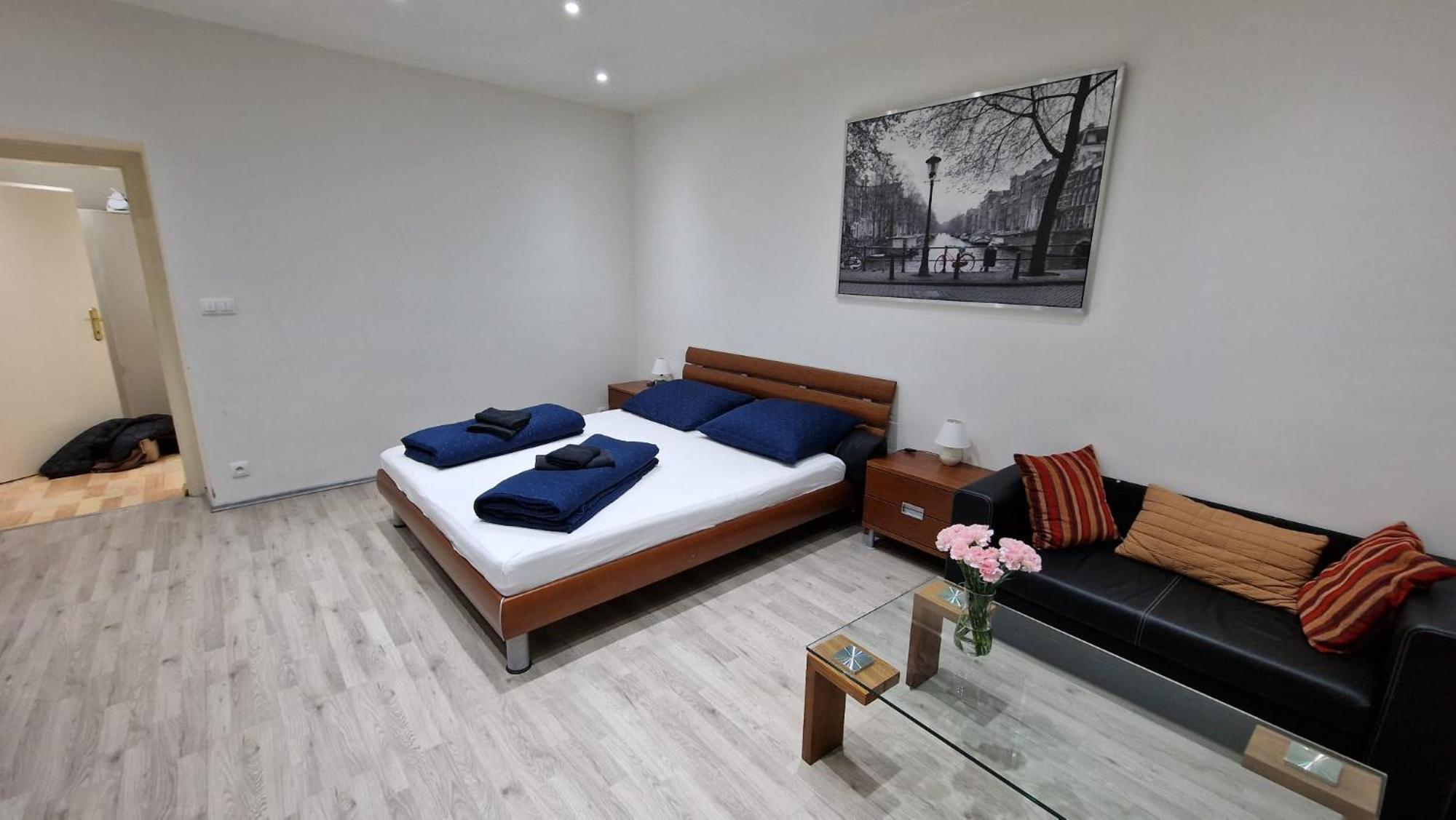 ברטיסלאבה Apartment Flora - Late Check-Out At Noon 12 O Clock For Free מראה חיצוני תמונה