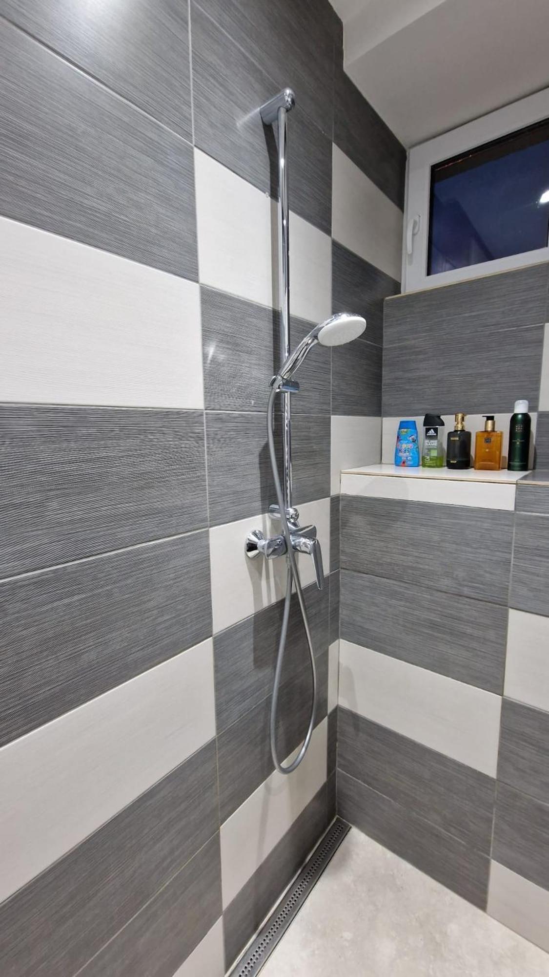 ברטיסלאבה Apartment Flora - Late Check-Out At Noon 12 O Clock For Free מראה חיצוני תמונה
